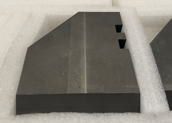 Accessoires isotropes de four de vide de graphite de résistance à hautes températures