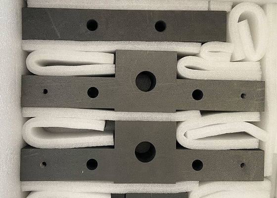 Accessoires isotropes de four de vide de graphite de résistance à hautes températures